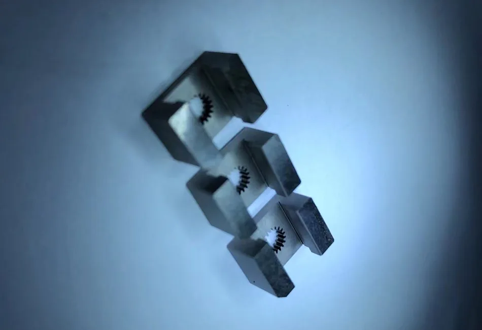 Egenskaperna hos Gear wire EDM-delar.