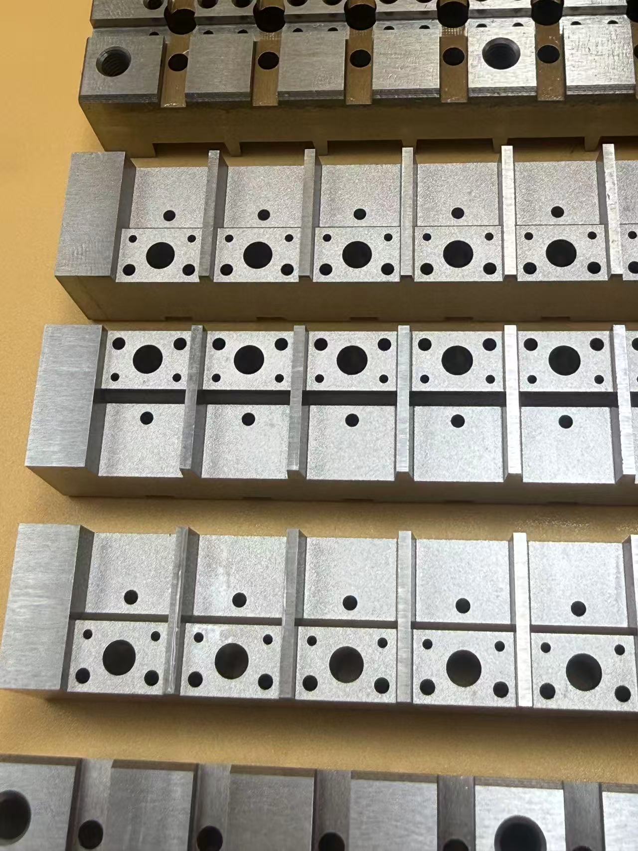 Vilka är fördelarna med tekniken för precisionstrådskärning vid bearbetning?